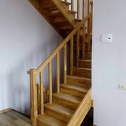 Лестница в дом любых видов из массива древесины. Изготовление и монтаж - foto 9